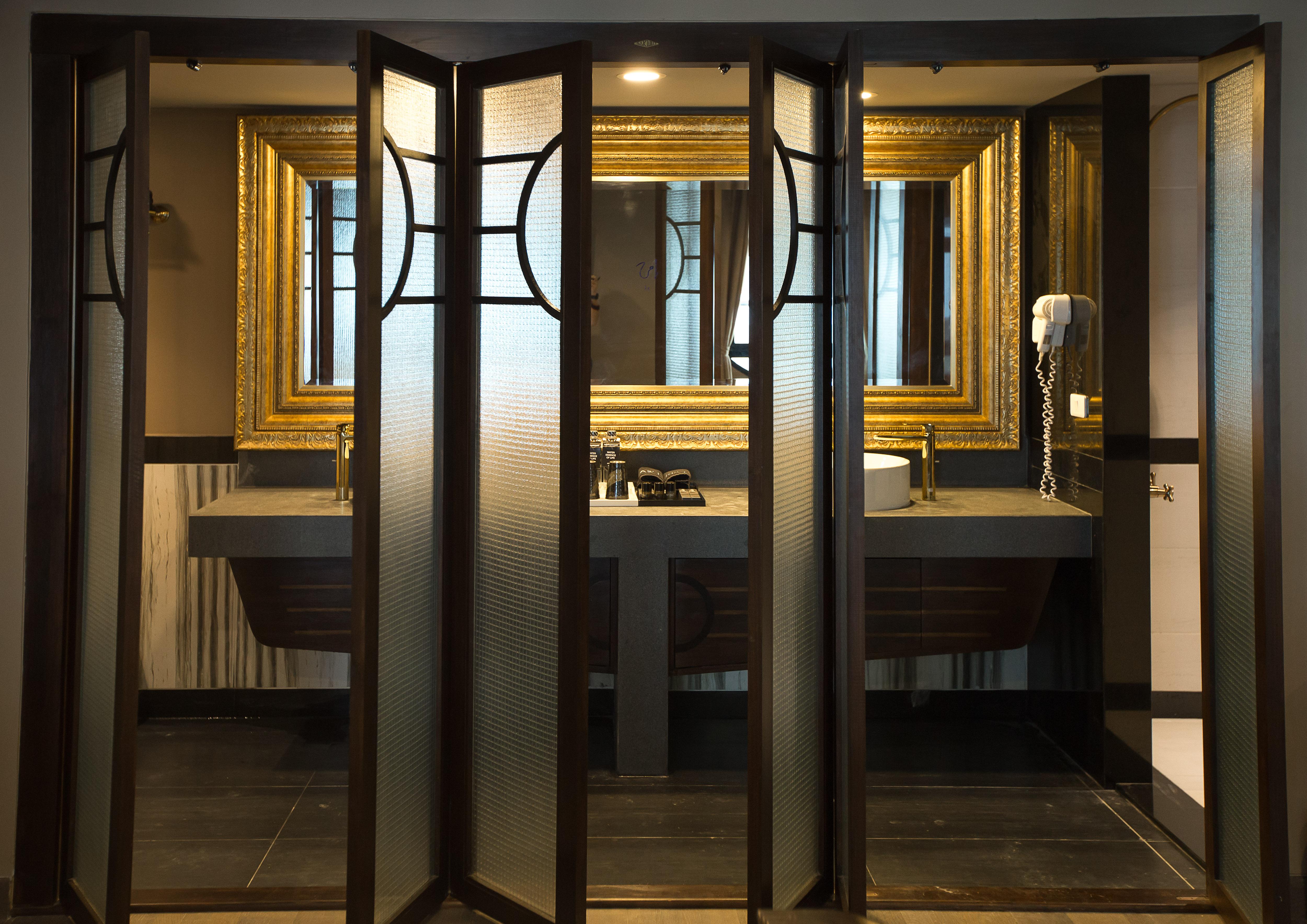 Art Mai Gallery Nimman Hotel Čiang Mai Exteriér fotografie Bathroom